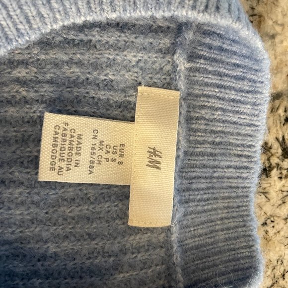 H&M Blue Knit Sweater - Size Small - Picture 4 of 6